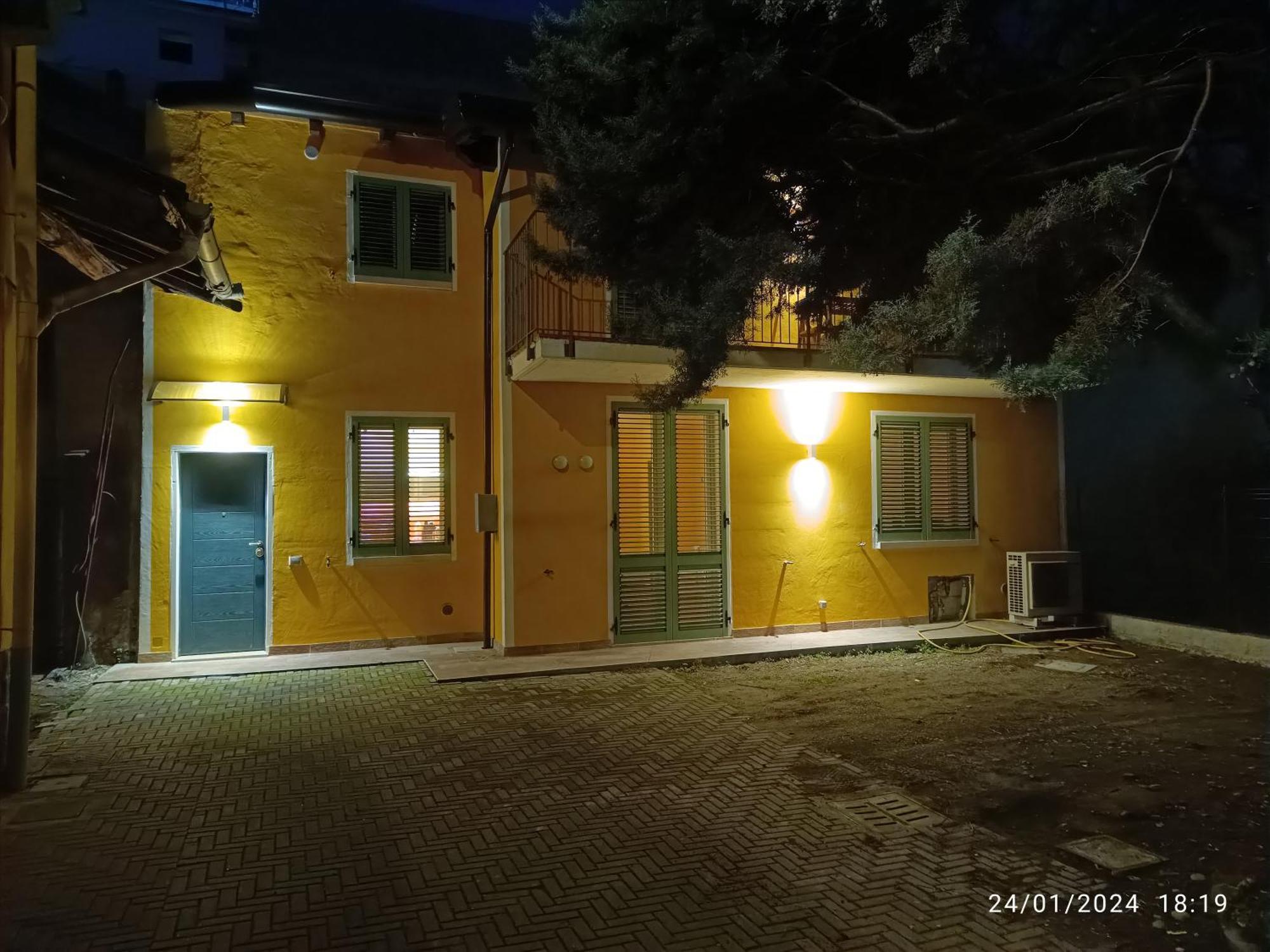 Un Angolo A Milano... Buitenkant foto